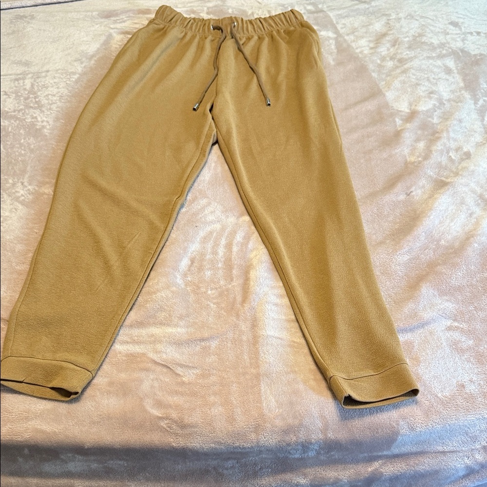 Men's Tan Pants
